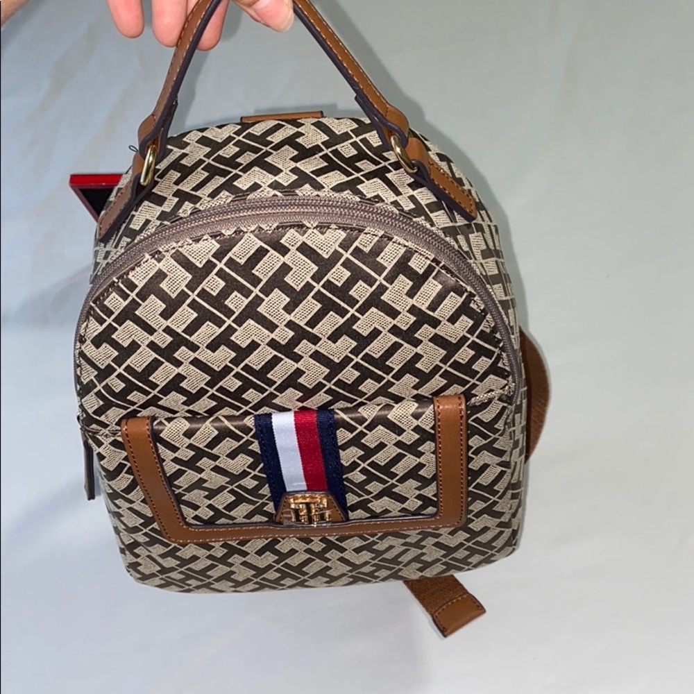 Tommy Hilfiger Small - Picture 4 of 4